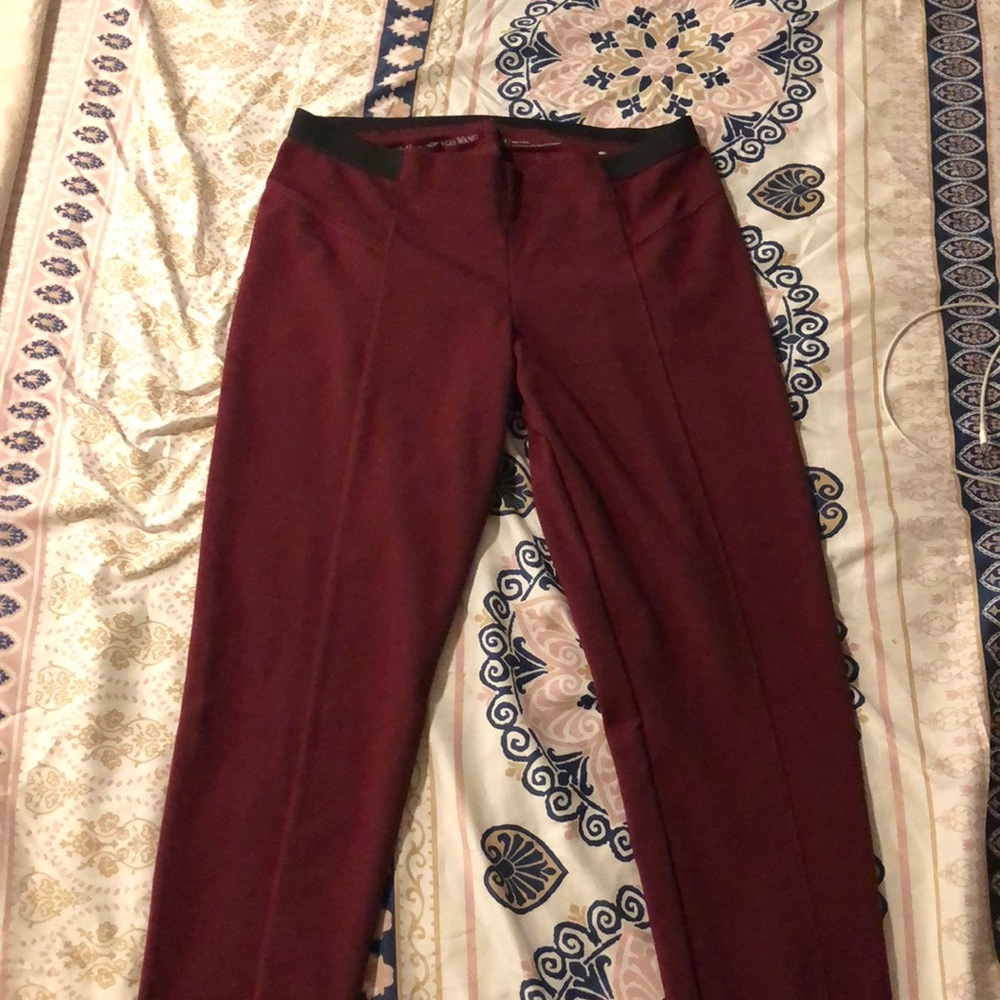 Vera Wang burgundy leggings
